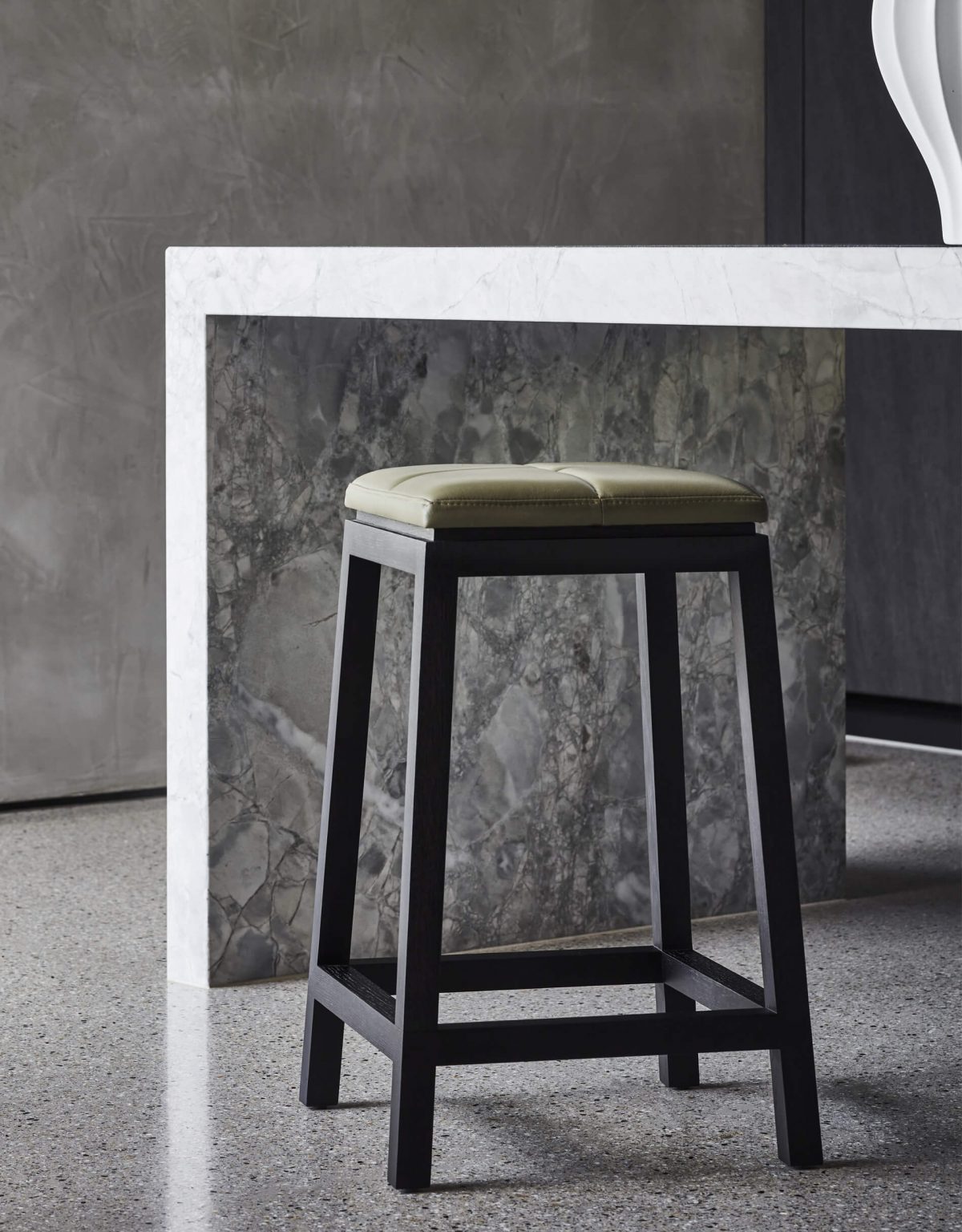 Guide to the right stool height for you